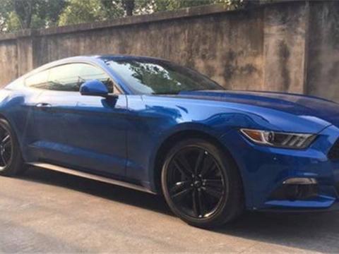 江西一男子为撩妹，40万买福特野马，开了一个月，换了3个女友！