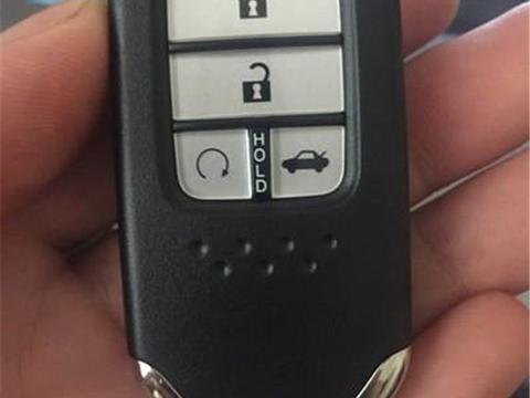 安徽一辆15万本田思域发生事故，车主下车后，顿时挂不住脸！