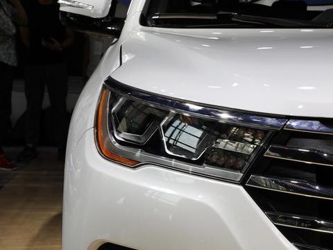 实力派国产大七座SUV，长相霸气堪比汉兰达，顶配仅卖14万