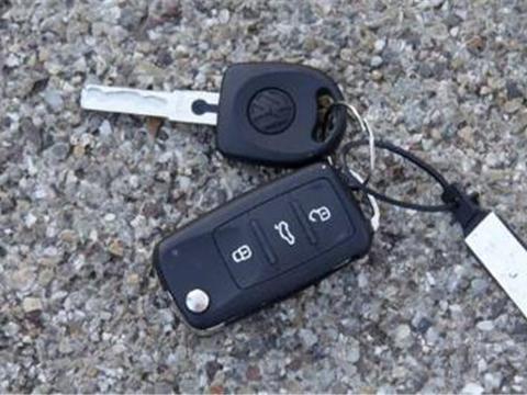 6万买二手车桑塔纳，结果是事故车，厂家做法令网友们点赞！