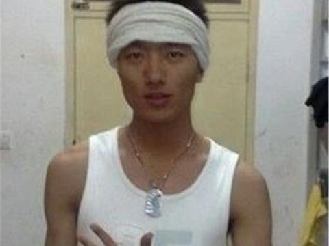 曾开迈腾撞死女大学生，还大喊“我爸是李刚”，今出狱后成这般！