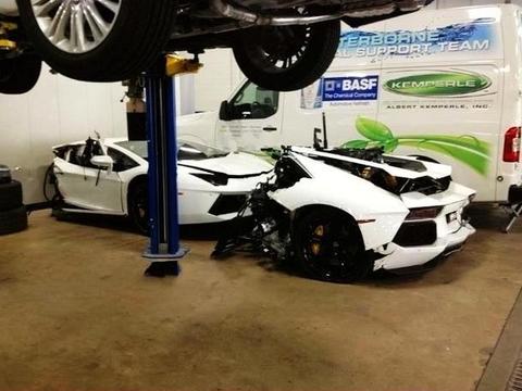 650万兰博基尼碰撞后，车身被分成两半，网友却为何还要点赞？