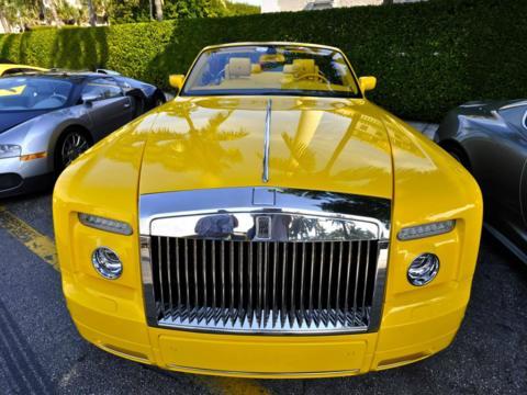 偶遇价值千万的劳斯莱斯，车主凭借一首歌成为亿万富翁？