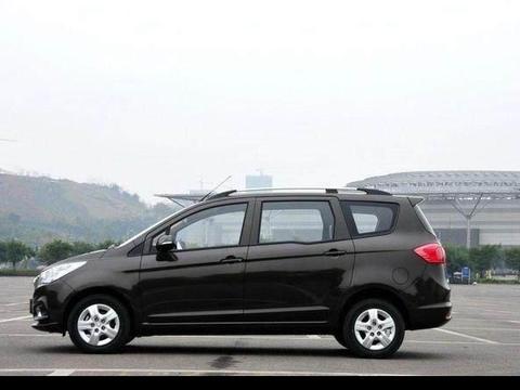 这款7座MPV油耗仅4毛钱,仅卖4万,五菱慌了,你买不买