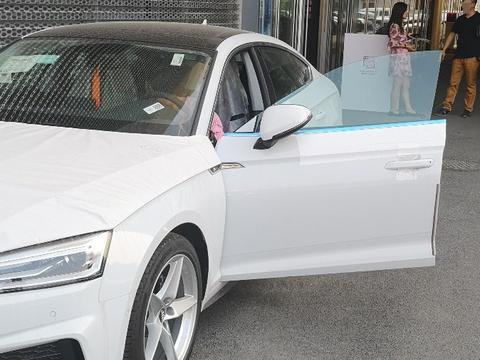 放弃奔驰C200L，女车主选了奥迪A5，新车了解一下？