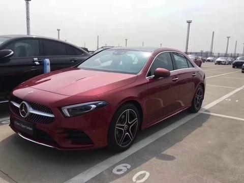 首台奔驰A200L终于到店，仅20万起，这次凯美瑞真的要凉了