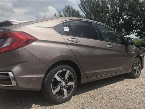 15万的价格5万的配置，号称乞丐版车型，看到内饰当场想退车