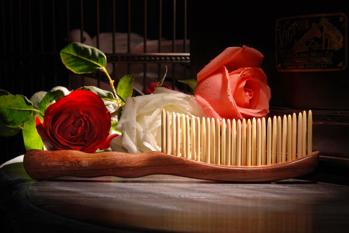 梳头只为造型好看?老中医说这样梳头不仅治疗失眠还能防止疾病