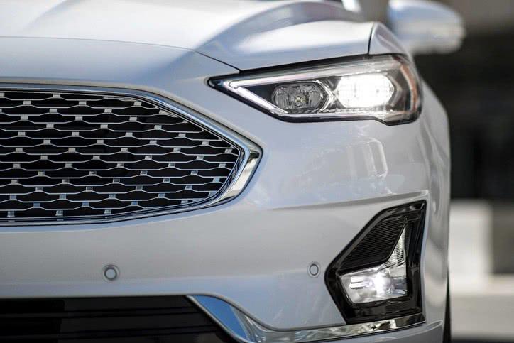 最美中级车竟是它 颜值完胜雅阁、凯美瑞 迈腾更是完全没得比