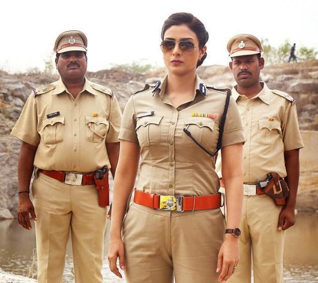 巴基斯坦与印度女兵大比拼: 一方颜值要爆表, 一方身材很爆棚!|巴基斯坦