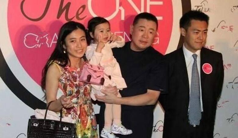 刘鸣炜是富二代中的特例，与王思聪是天壤之别，网评刘銮雄的福气