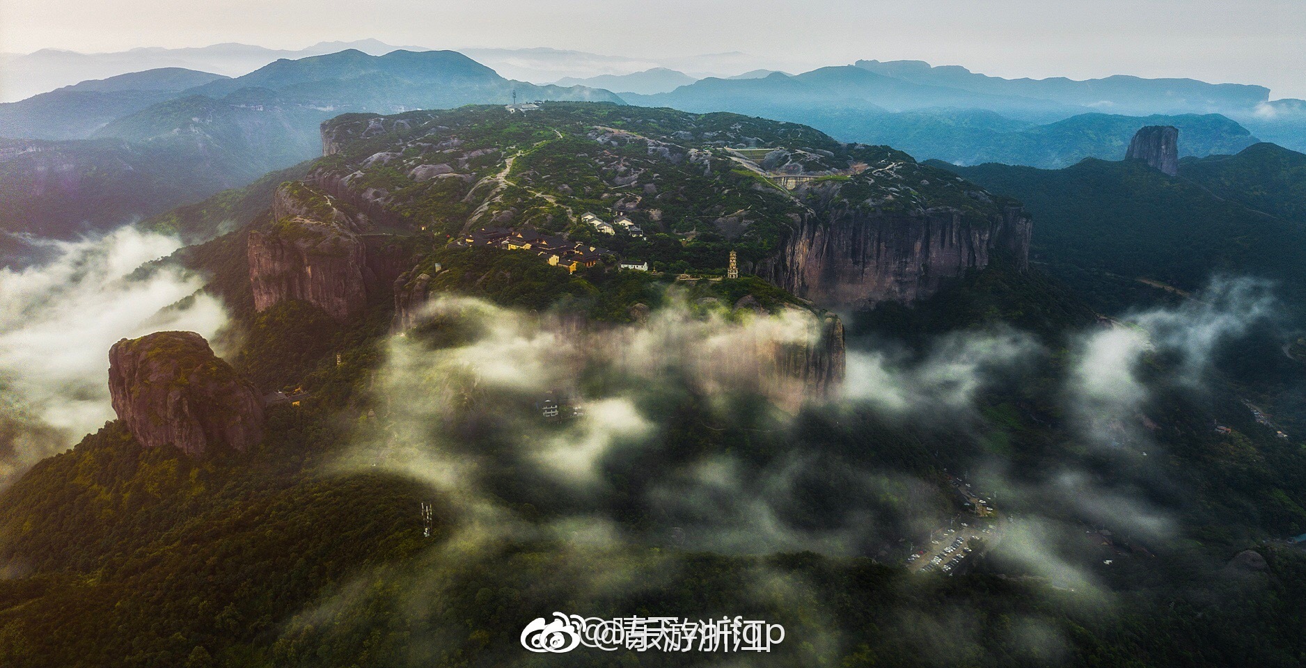 浙江温岭有个网红观景平台，可360度俯瞰“石屋之乡”的美景|浙江|石屋|石塘_新浪新闻