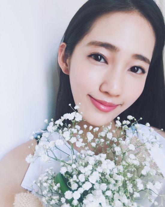余文乐6任前女友起底，现任老婆好漂亮，她是什么身份？虏获男神