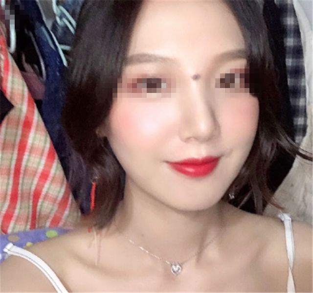 20岁滴滴顺风车遇害女子近照:爱穿低胸肚脐装