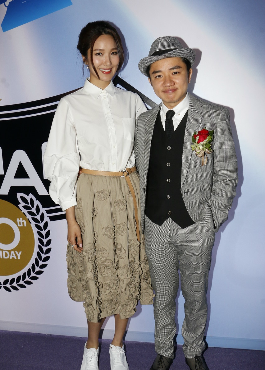 175男生163女生相差图,身高差12厘米效果图 163cm的王祖蓝,175cm的李亚男夫妻同台