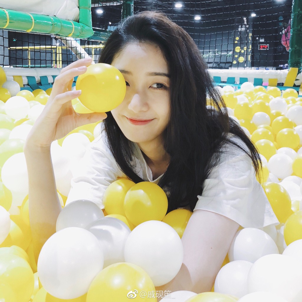 她曾是东华大学表演系校花,气质出众超段奥娟