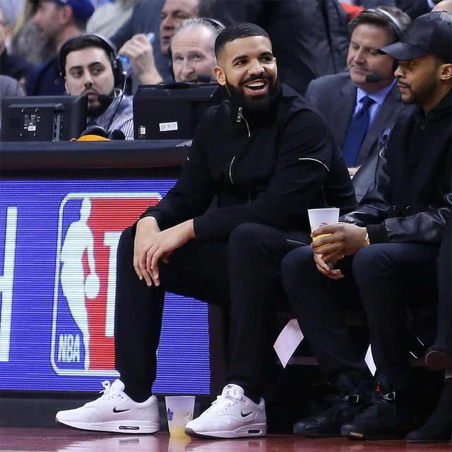 Drake真要离开耐克?已上脚椰子五百