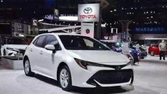 2019款丰田卡罗拉亮相，外观内饰帅到爆表！网友：本田思域危险了