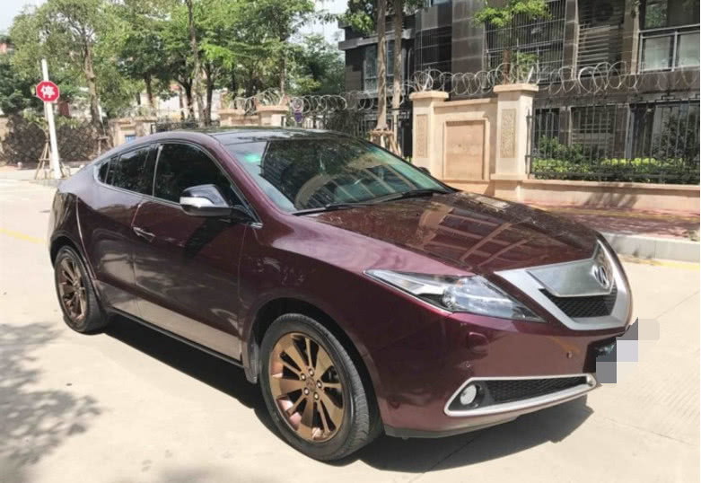 花26万买辆二手讴歌ZDX,车主:开在路上觉得很不好意思!