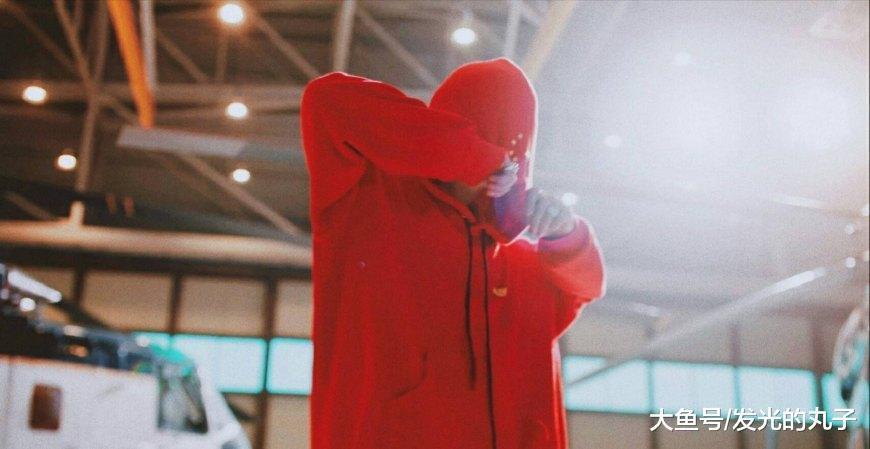 在韩国工作却敢直接怼韩国人, 张艺兴和王嘉尔