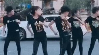 继某平台整改后,抖音推新功能,费启鸣转娱乐圈