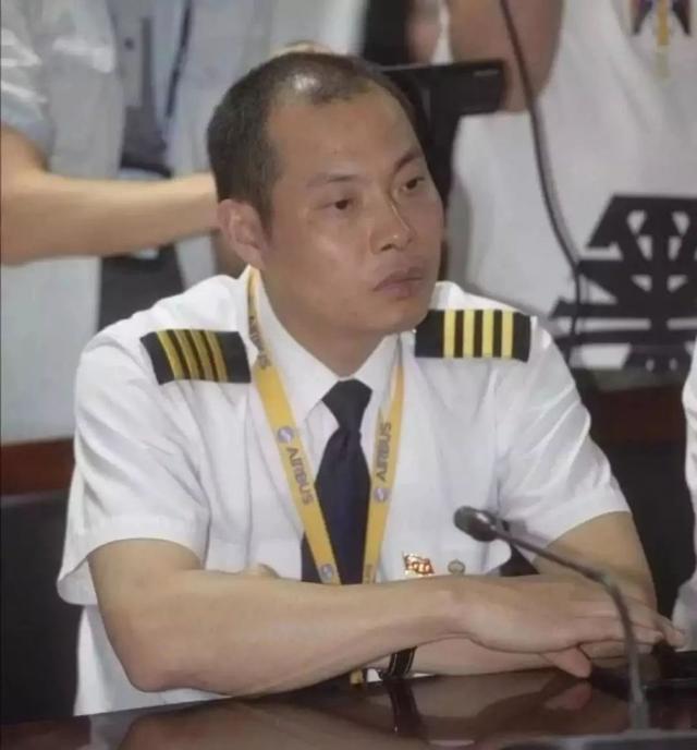 500万!奖励英雄机长刘传健!网友:太少了