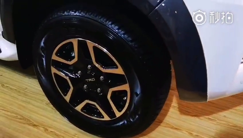 车展看到的TRD版陆巡～了解下。