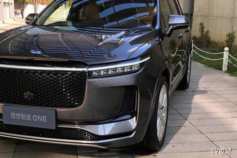 理想智造ONE实车曝光 贯穿式前后尾灯成亮点