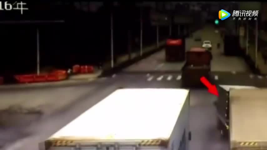 电动车如果再快一秒，估计现在与世隔绝了！