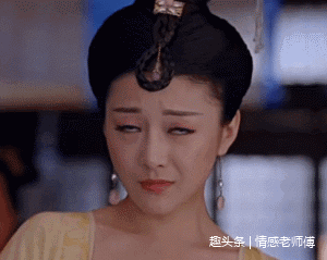 还记得白眼翻成表情包的萧才人吗?现代装竟然完全认不