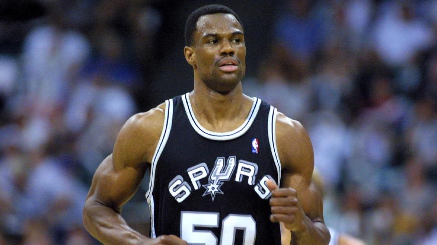 美媒评选联盟历史十大中锋