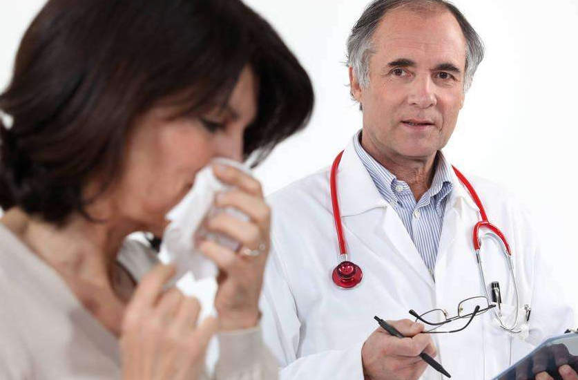 4岁女孩公园玩耍意外的踩到针头,医生检查:有