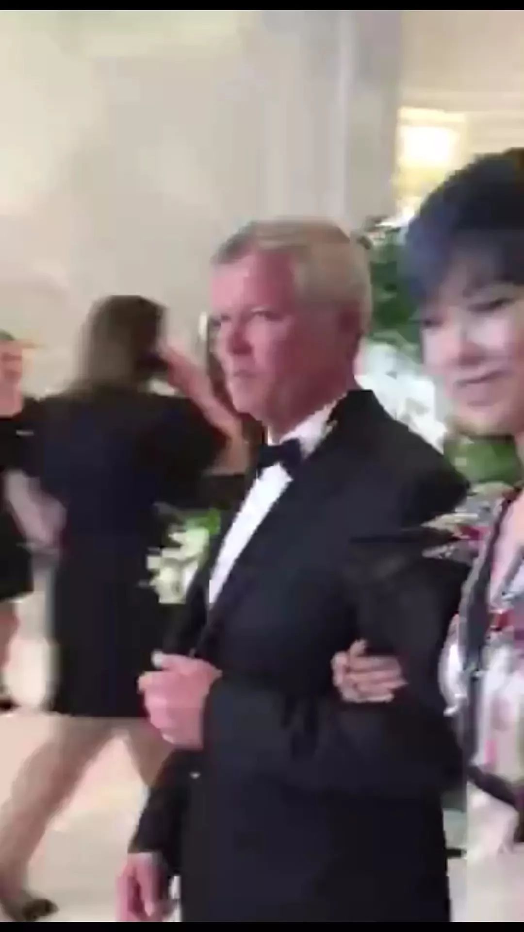 管理严格?贾乃亮离婚了?周杰伦被喷?李宇春结