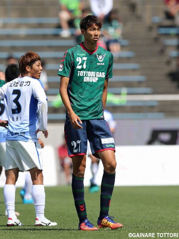 身高2米05的日本前锋