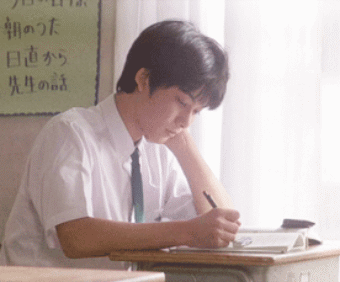 他是日本最后的美少年，却因恋爱打人惨遭封杀，如今成落魄大叔！