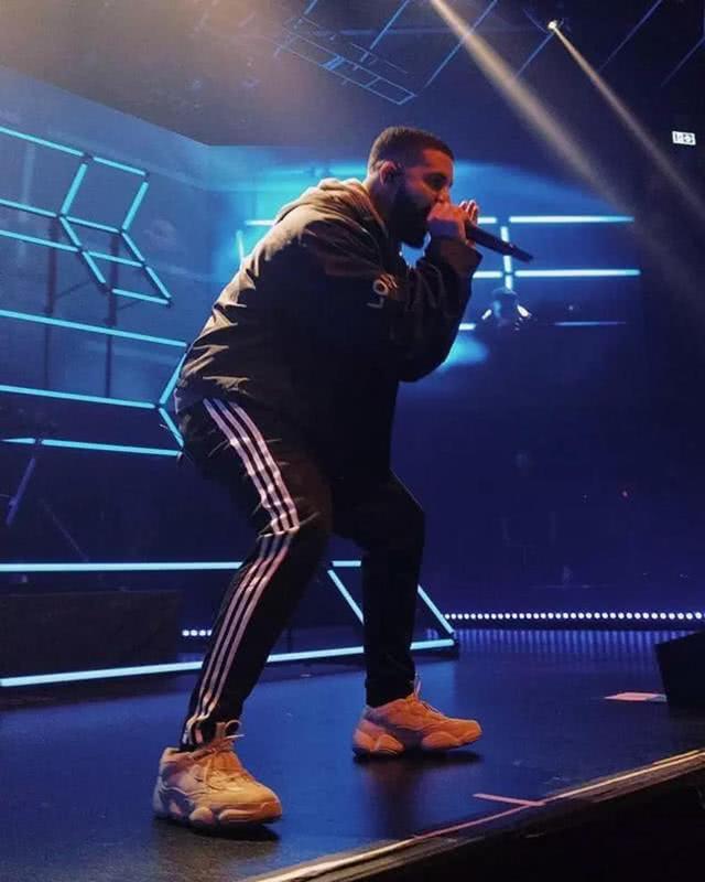 Drake真要离开耐克?已上脚椰子五百