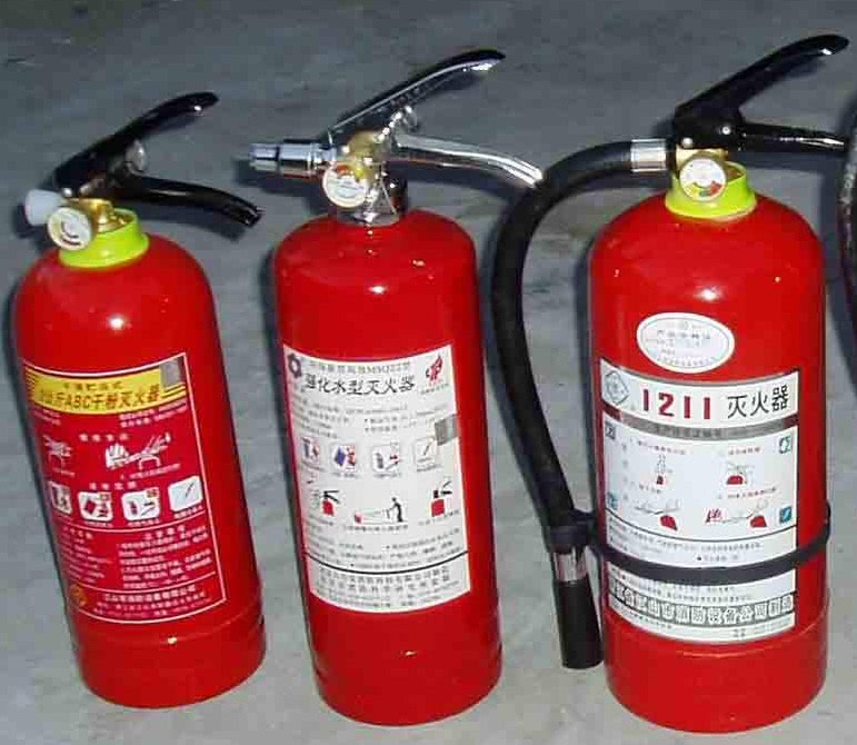 车载灭火器过热爆炸?还真担心,但是没有灭火器