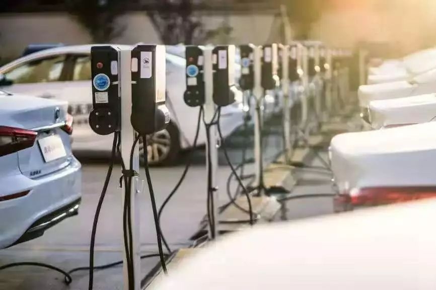 工况续航405km,长安逸动EV460将于10月18日上市