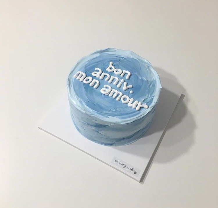 充满少女感的简约风蛋糕