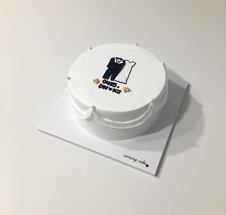 充满少女感的简约风蛋糕