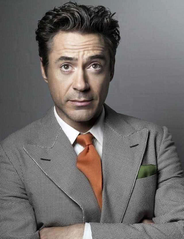 《复仇者联盟》中的成员,也成为漫威电影主角当中第二高的演员!