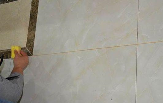 师傅做美缝收费要20块一米,结果看完这手艺,赶