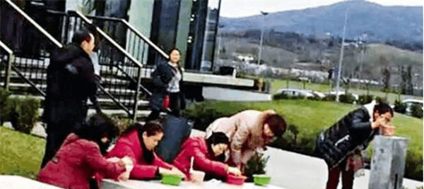 外国人评论中国游客吃相太难看是谁之过?