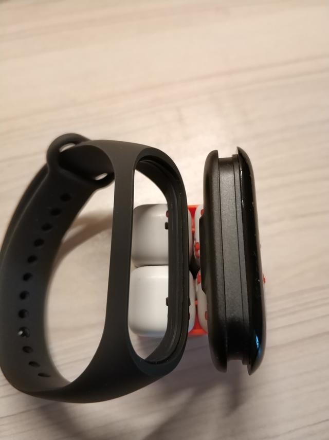 充1次电用20天!169元小米手环3,最新的年轻潮