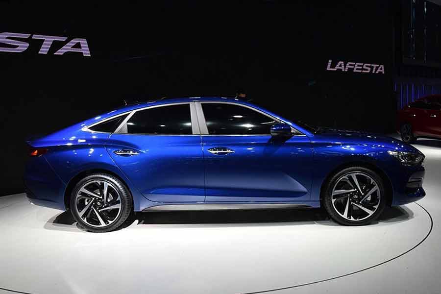 最美现代轿跑车菲斯塔上市 售价11.98-15.48万