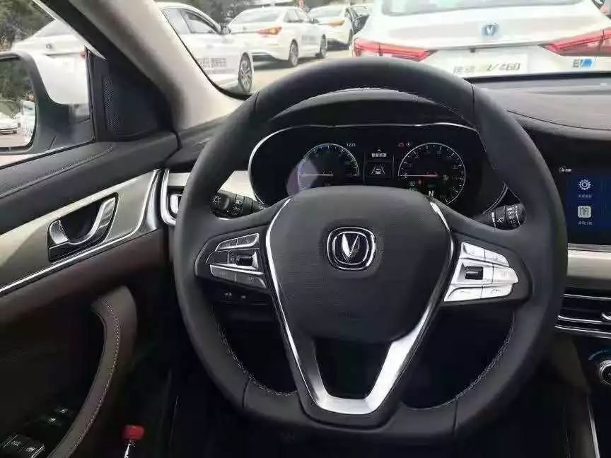 工况续航405km,长安逸动EV460将于10月18日上市