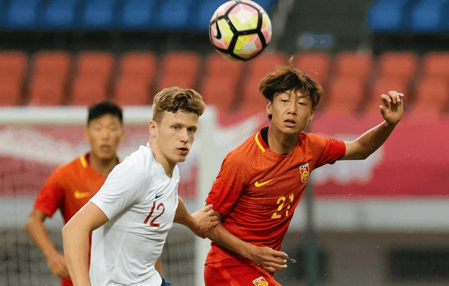 中国足球超强新星:5个画面让你感受19岁世界级