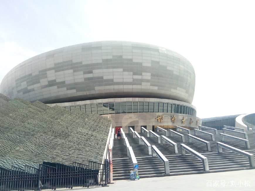 城台上的美玉:邯郸大剧院