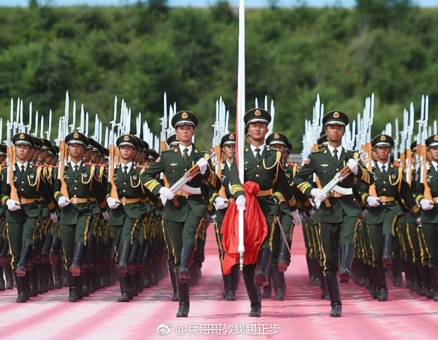 除了帅气的中国军人古人看颜值第一标准是眉毛现代人看颜值的标准是穿