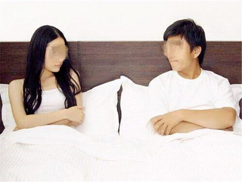 �Ҽ޸���ʦ���»�ҹ���ڴ����²���һ�鵶Ƭ���ڶ������̲�סЦ��